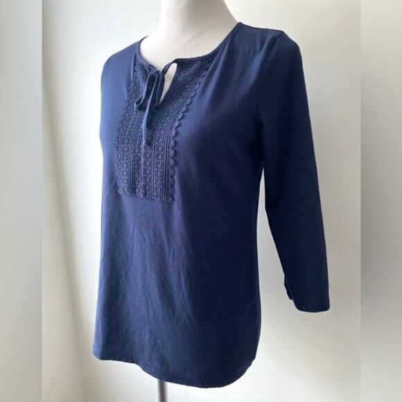Talbots Embroidered 3/4 Sleeve Top Keyhole Tie Navy Cotton Blend size S - Picture 4 of 11